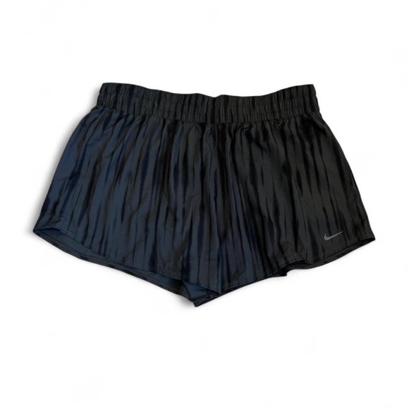 Nike Pants - Nike Women's One Dri-Fit High-Waisted 3” Brief-Lined Printed Short Size XL